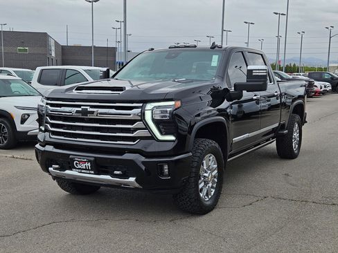 Used 2024 Chevrolet Silverado 2500 High Country w/ High Country Premium Package AWD/4WD image 8