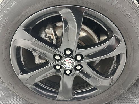 Used 2023 Buick Enclave Essence w/ Experience Buick Package image 29