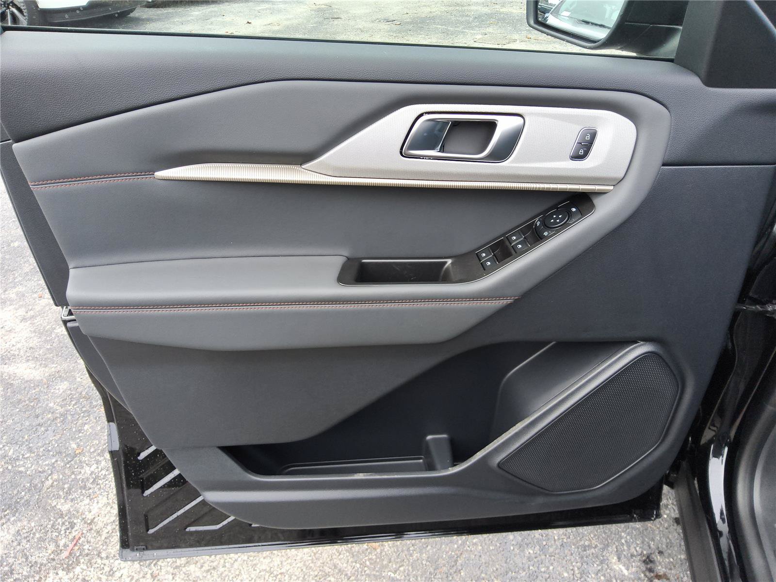 New 2027 Ford Explorer Active RWD image 11