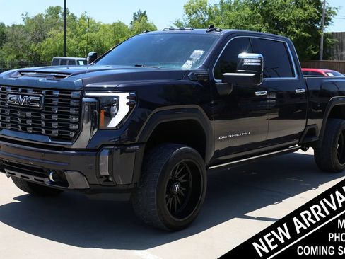 Used 2024 GMC Sierra 2500 Denali Ultimate AWD/4WD image 1