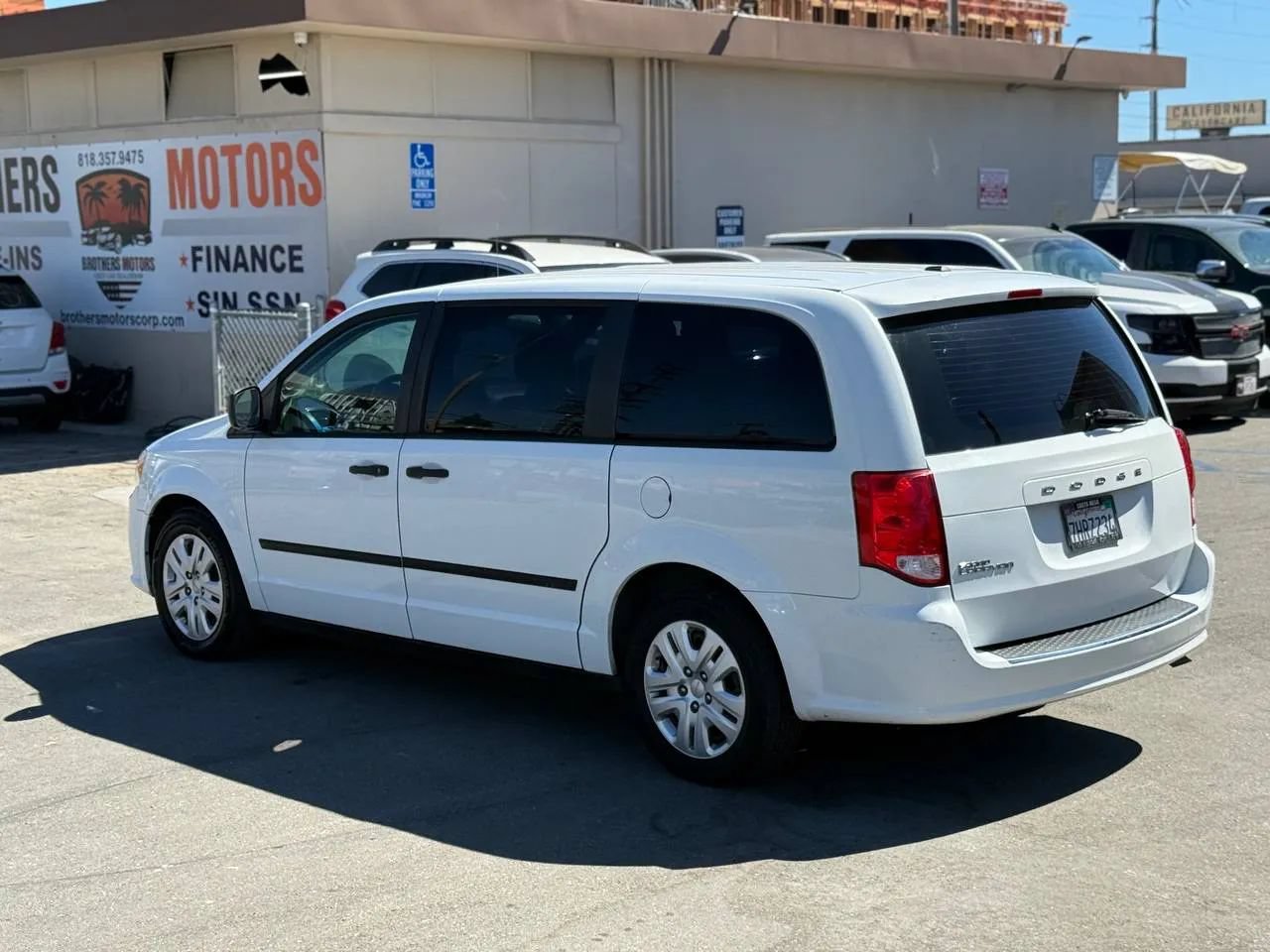 Used 2015 Dodge Grand Caravan American Value Package w/ UConnect Hands-Free Group FWD image 16