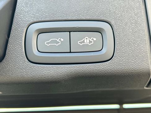 Certified 2024 Volvo XC60 B5 Plus w/ Protection Package Premier image 18