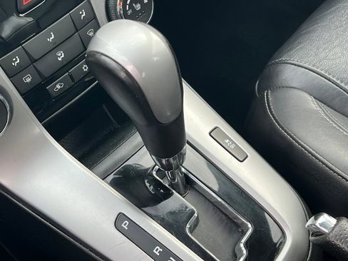 Used 2013 Chevrolet Cruze LT image 16