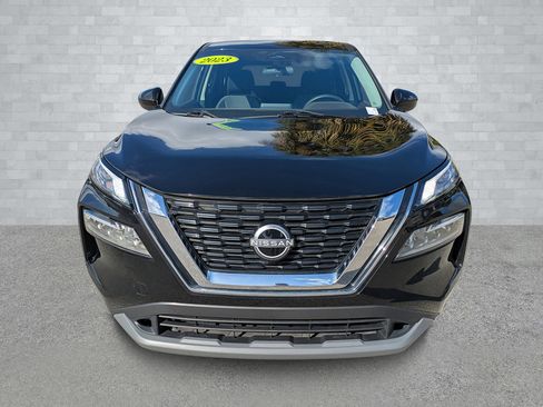 Used 2023 Nissan Rogue SV image 3