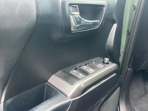 Certified 2021 Toyota Tacoma TRD Off-Road w/ Technology Package image 21