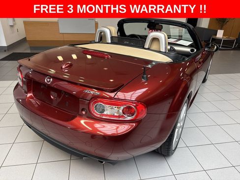 Used 2010 MAZDA MX-5 Miata Grand Touring w/ Premium Pkg RWD image 25