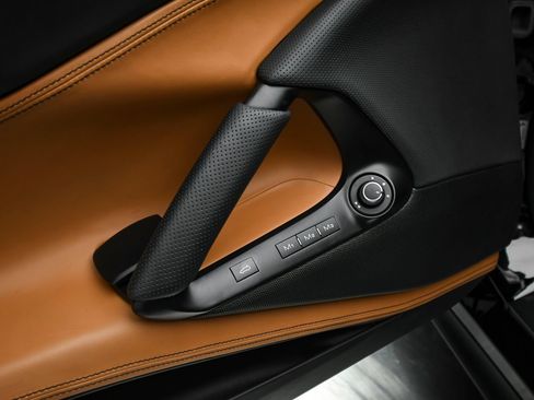 Used 2018 Ferrari 812 Superfast RWD image 36