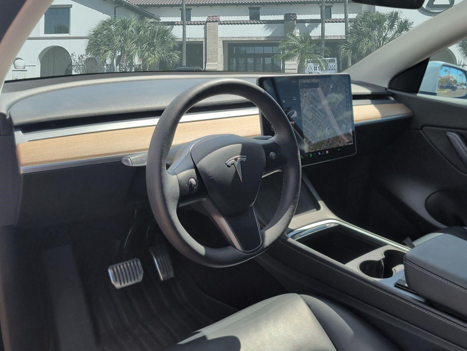 Used 2021 Tesla Model Y Long Range AWD/4WD image 12