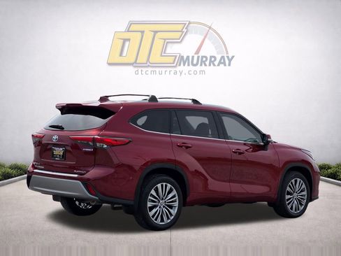 Used 2023 Toyota Highlander Platinum FWD image 5