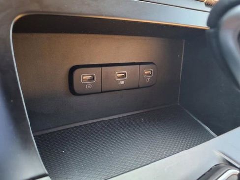 Certified 2024 Kia Carnival LX image 18