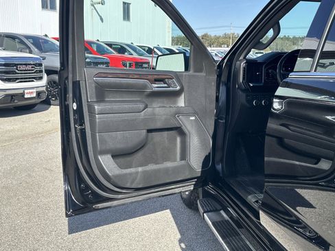 Used 2022 GMC Sierra 1500 SLT w/ SLT Premium Plus Package image 14