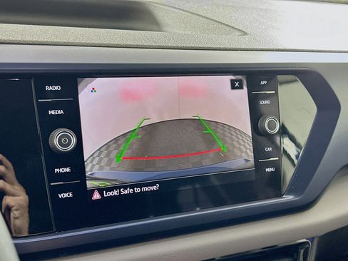 Used 2022 Volkswagen Taos SE image 22