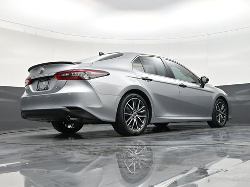 Used 2022 Toyota Camry XLE w/ Navigation Package image 25