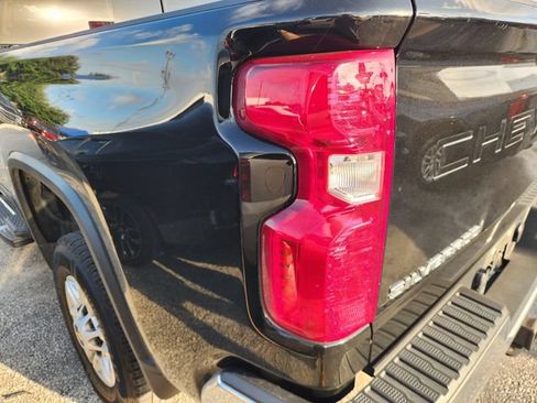 Used 2024 Chevrolet Silverado 2500 LT w/ Convenience Package RWD image 7
