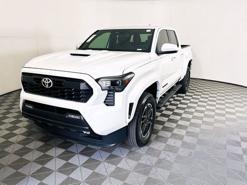 Used 2024 Toyota Tacoma TRD Sport RWD image 7