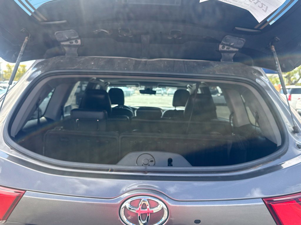 Used 2017 Toyota Highlander XLE AWD/4WD image 20