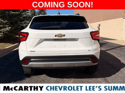Used 2025 Chevrolet Trax LT image 8