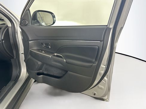 Used 2024 Mitsubishi Outlander Sport AWD image 30