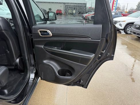 Used 2015 Jeep Grand Cherokee Limited image 23