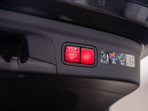 Certified 2025 Mercedes-Benz GLE 450 4MATIC image 35