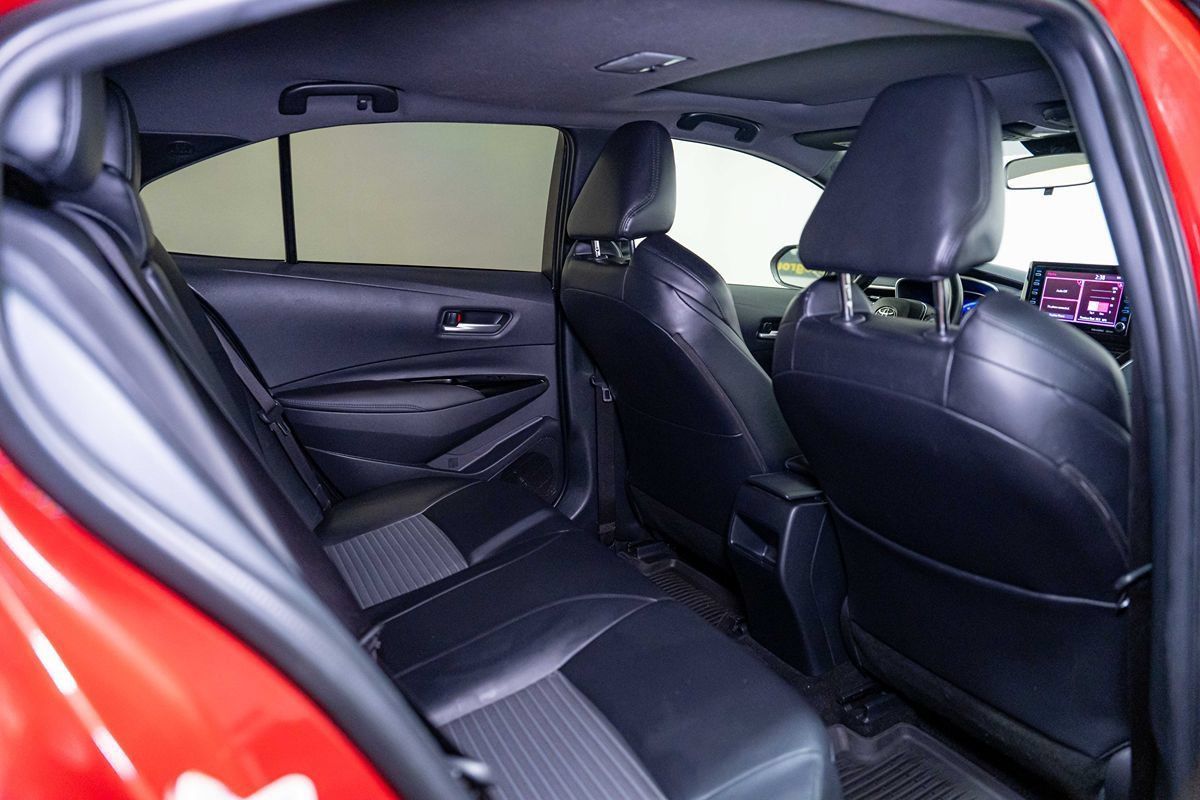 Used 2020 Toyota Corolla XSE FWD image 16