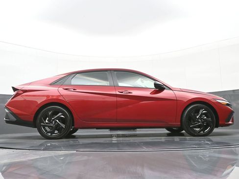 Certified 2026 Hyundai Elantra Sport FWD image 38