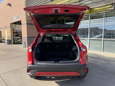 Used 2023 Toyota Corolla Cross LE image 36