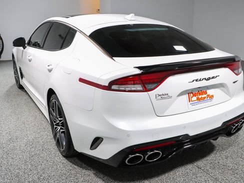 Used 2022 Kia Stinger GT1 RWD image 9