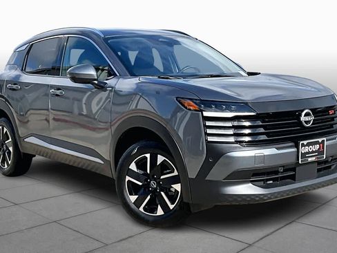 Certified 2025 Nissan Kicks SR image 3