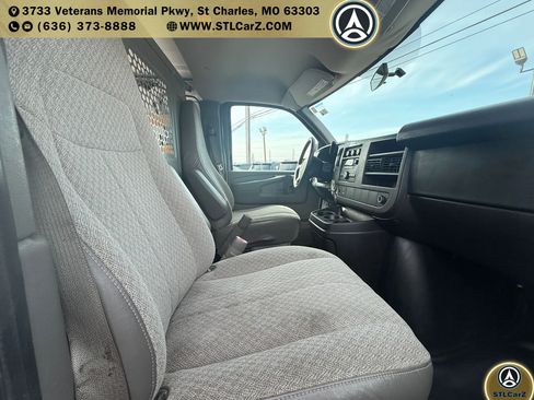 Used 2014 GMC Savana 2500 RWD image 12