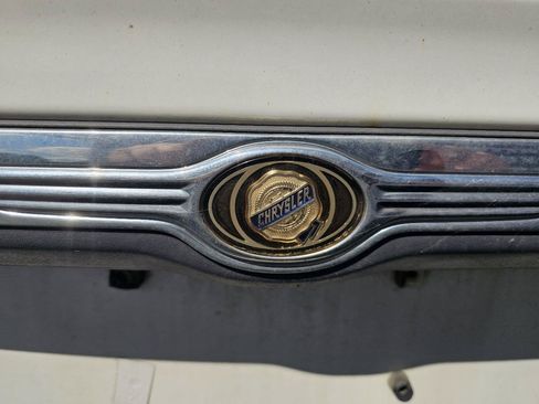 Used 2007 Chrysler Town & Country LX w/ Popular Equipment Group II FWD image 16