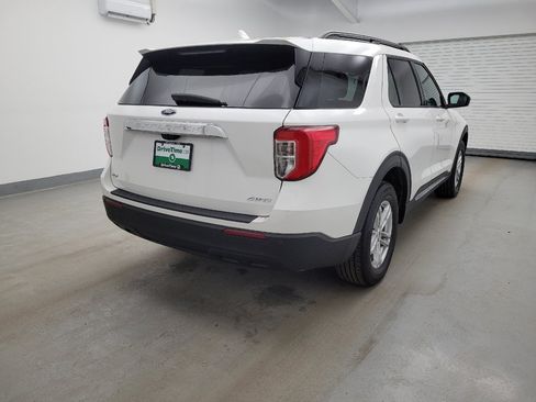 Used 2022 Ford Explorer XLT AWD/4WD image 9