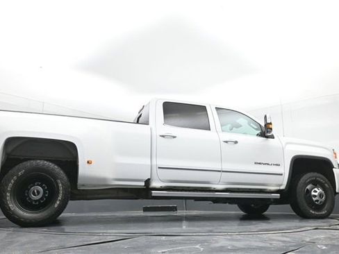 Used 2018 GMC Sierra 3500 Denali w/ Duramax Plus Package image 48