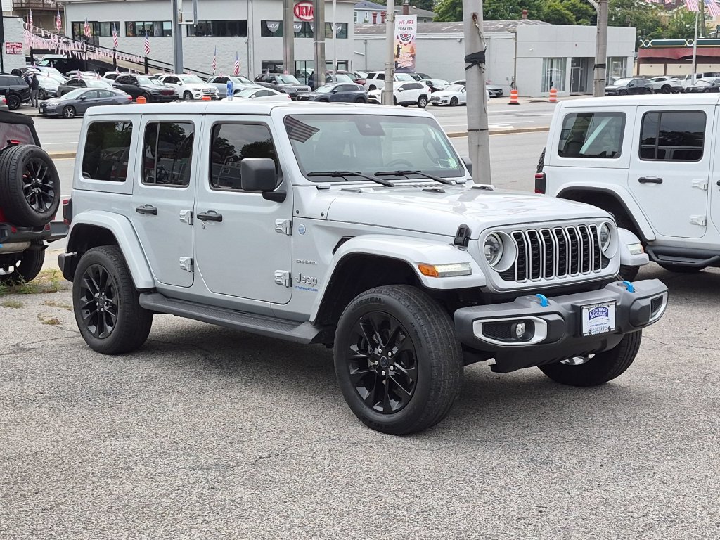 Used 2024 Jeep Wrangler Unlimited Sahara w/ Safety Group AWD/4WD image 3