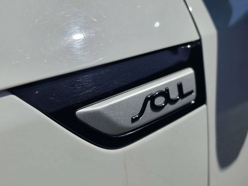 Used 2016 Kia Soul w/ Option Group 020 FWD image 17