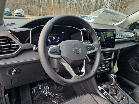 New 2026 Volkswagen Taos SE AWD/4WD image 18