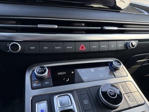 Used 2024 Hyundai Palisade Calligraphy image 23