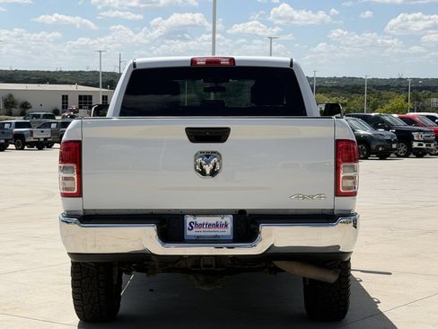 Used 2022 RAM 2500 Tradesman w/ Chrome Appearance Group AWD/4WD image 5