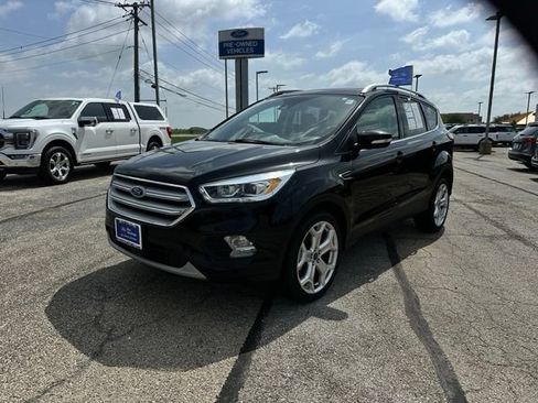 Certified 2019 Ford Escape Titanium AWD/4WD image 3