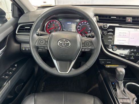 Used 2020 Toyota Camry XSE w/ Blackout Package FWD image 18