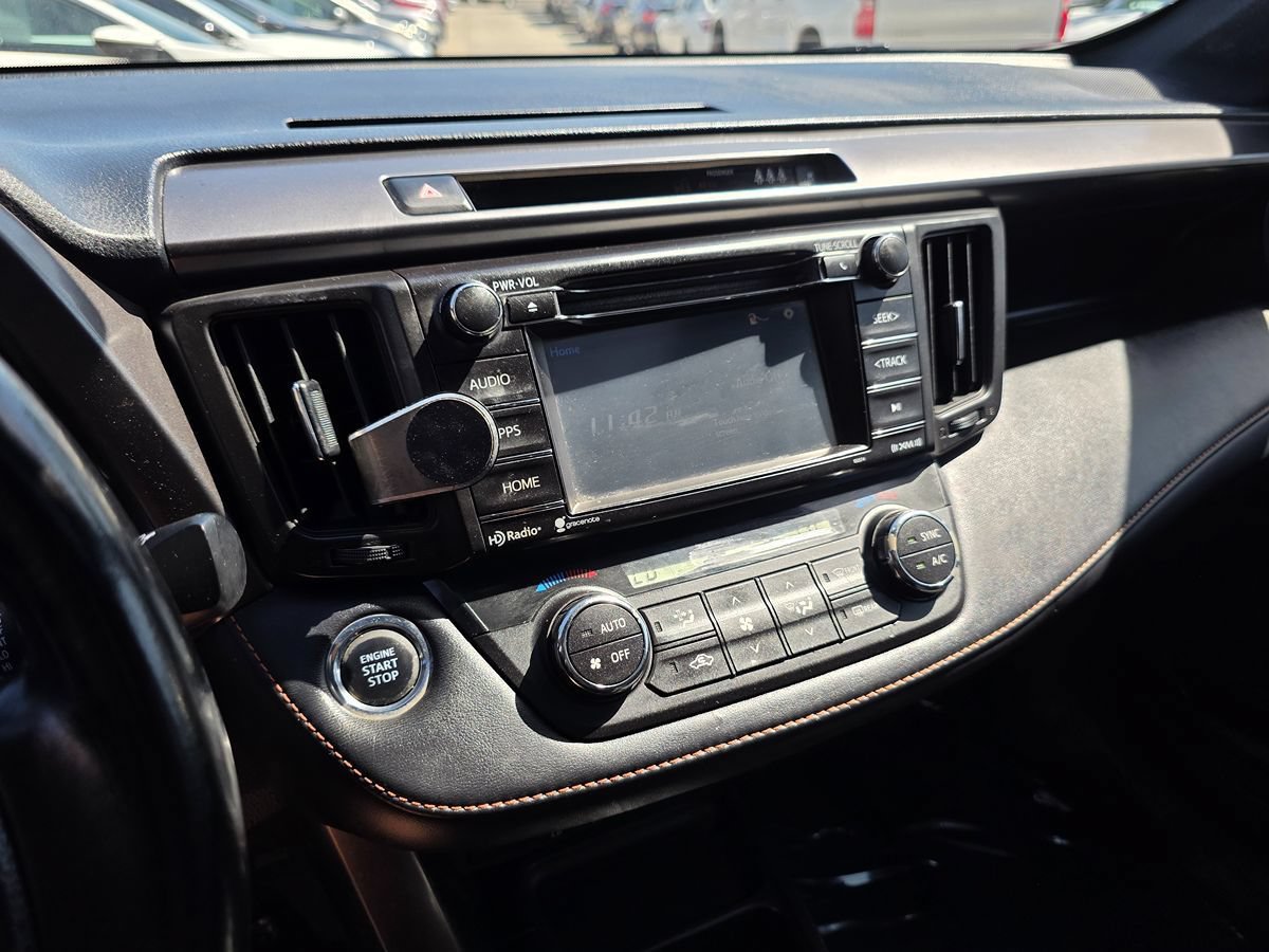 Used 2017 Toyota RAV4 SE FWD image 34