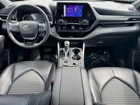 Used 2023 Toyota Highlander XSE AWD/4WD image 12