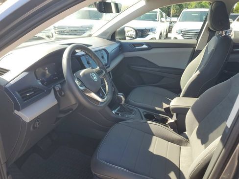 Certified 2023 Volkswagen Taos SE w/ Panoramic Sunroof Package FWD image 23