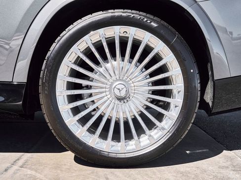 Used 2026 Mercedes-Benz Maybach GLS 600 4MATIC image 21