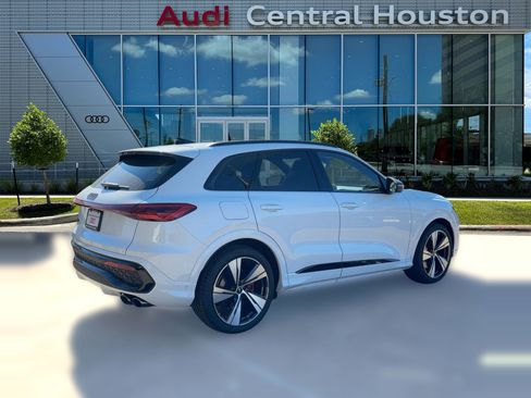 New 2025 Audi SQ5 Premium Plus image 9