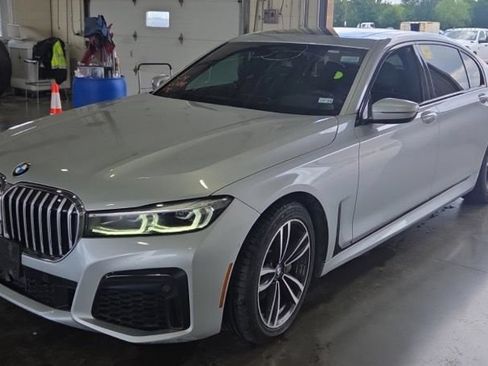Used 2020 BMW 740i w/ M Sport Package RWD image 18