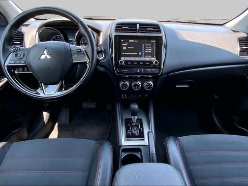 Used 2025 Mitsubishi Outlander Sport SE AWD/4WD image 16