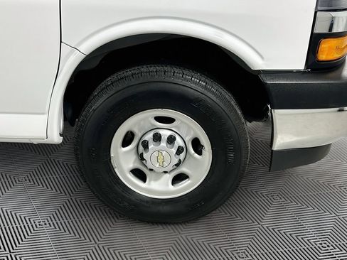Used 2025 Chevrolet Express 2500 w/ Driver Convenience Package RWD image 21