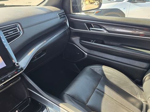 Used 2024 Jeep Wagoneer L 4WD image 42