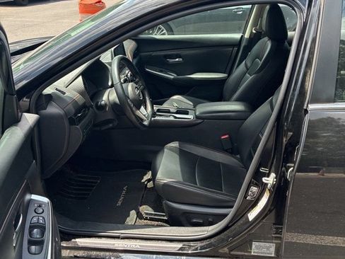 Used 2023 Nissan Sentra SR w/ SR Premium Package FWD image 9